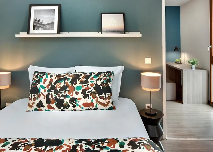 Teneo Maritime - Cite Du Vin 2*