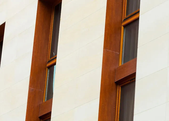 Апарт-отель Teneo Maritime - Cite Du Vin 2*