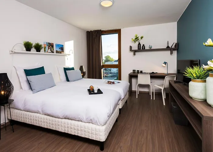 Hotel apartamentowy Teneo Maritime - Cite Du Vin 2*