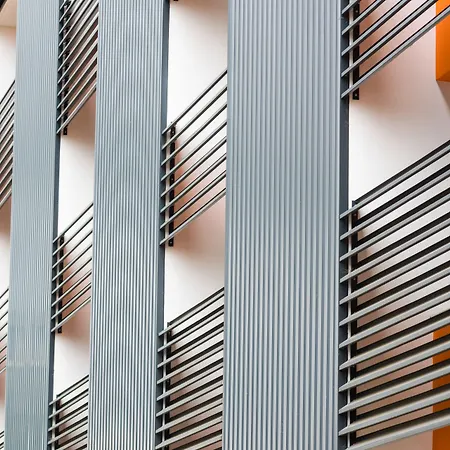 Teneo Maritime - Cite Du Vin 2*