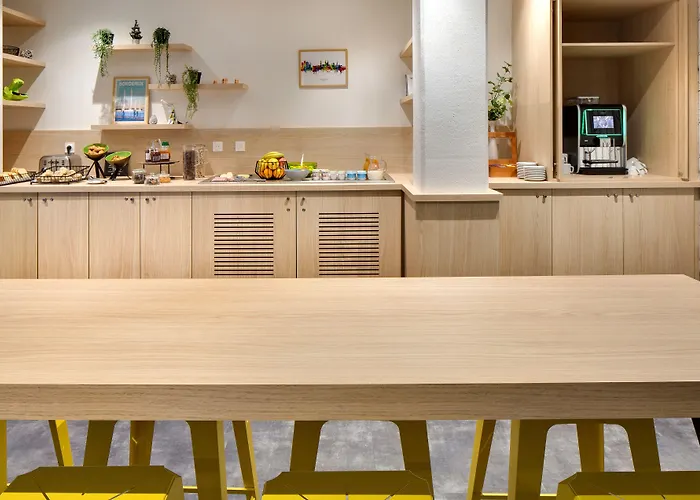 Teneo Maritime - Cite Du Vin 2*